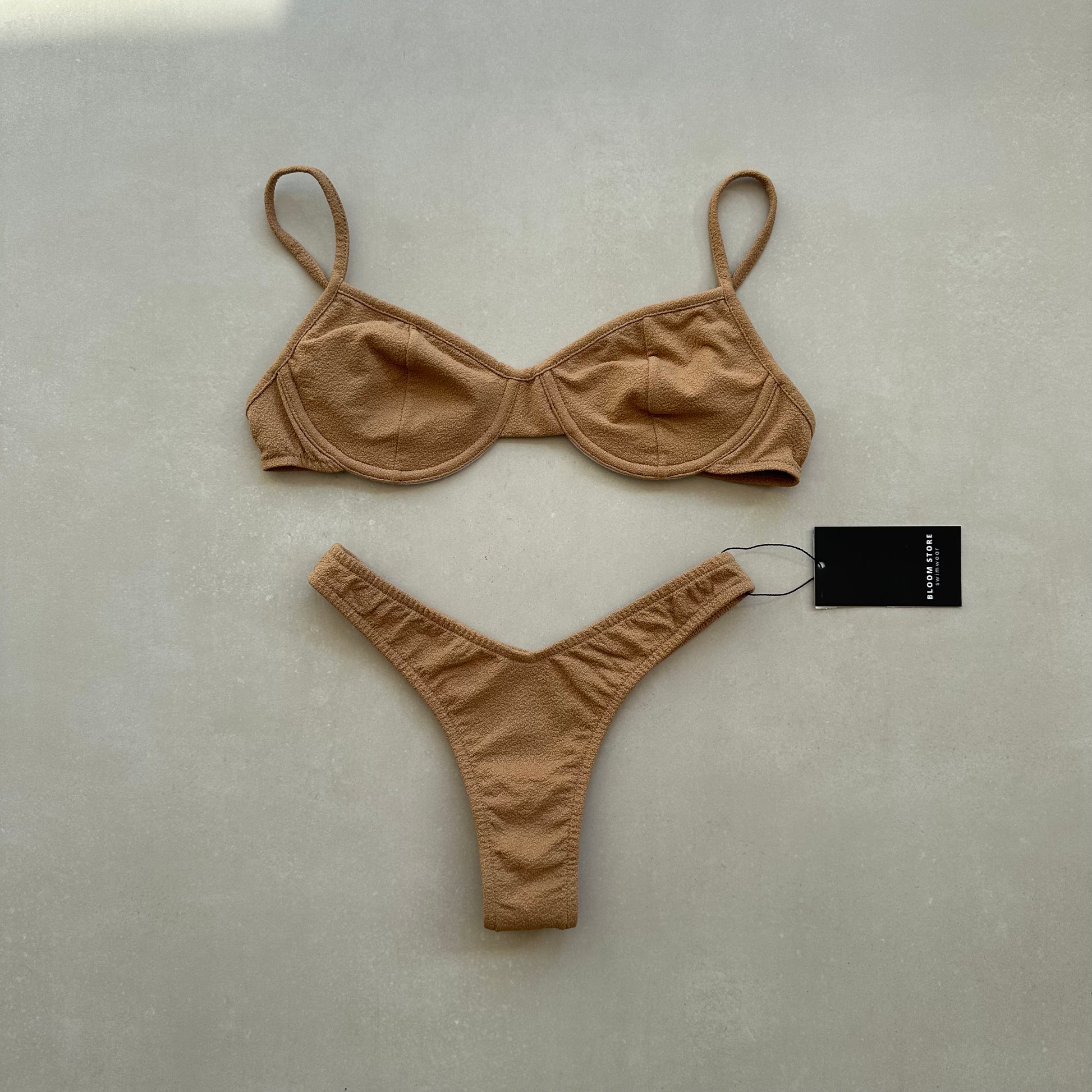 Conjunto Frida + Lana Caramelo