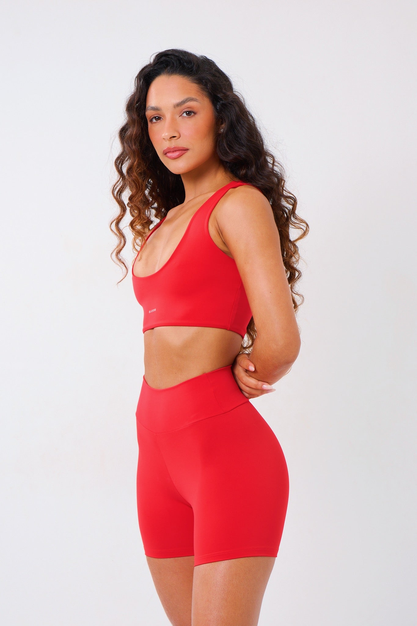 Short Essentials Red