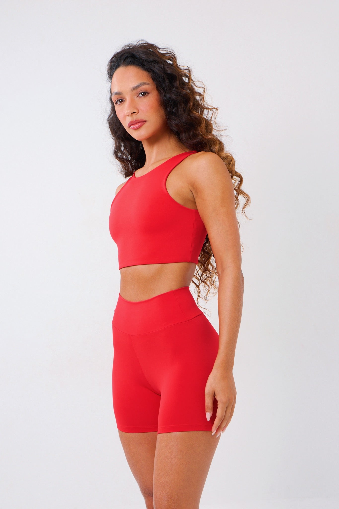 Short Essentials Red