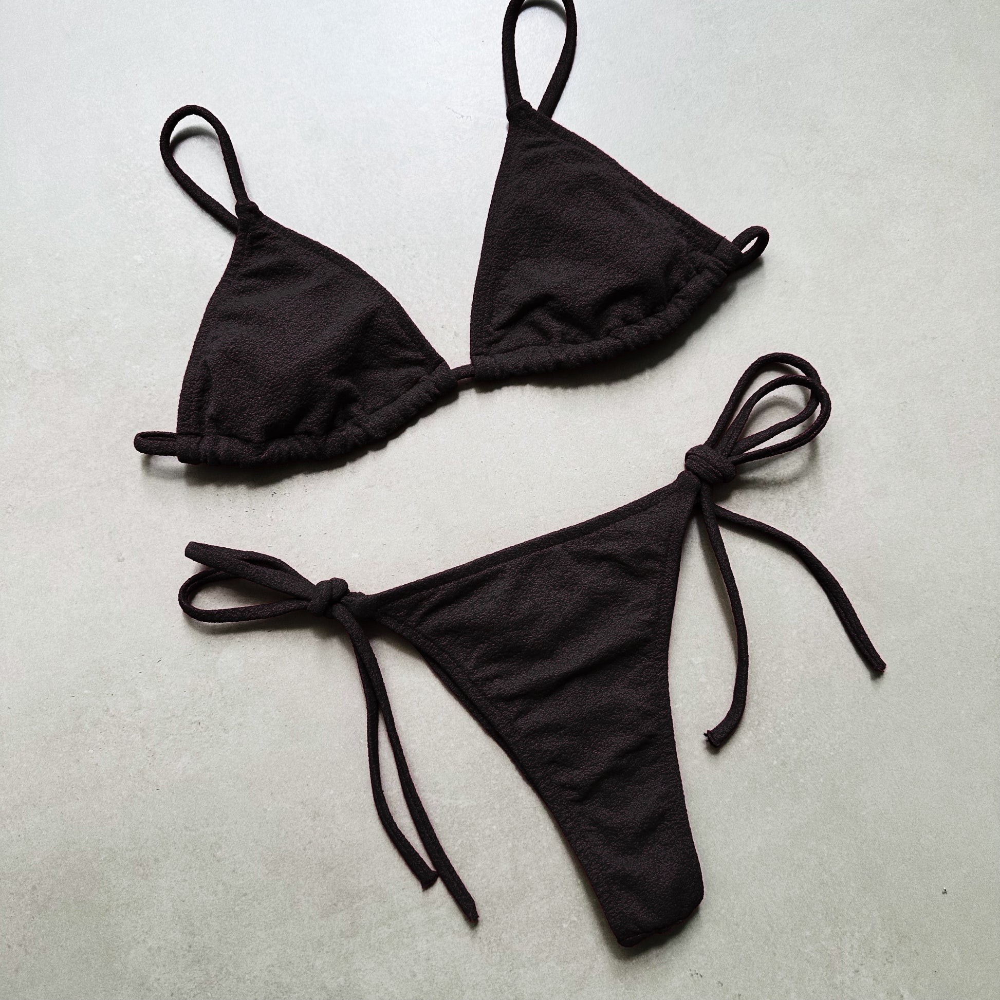 Bottom Tulum Black 22’ (textura)