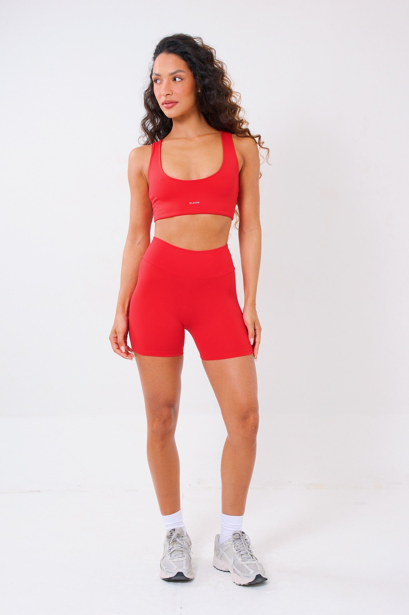 Short Essentials Red