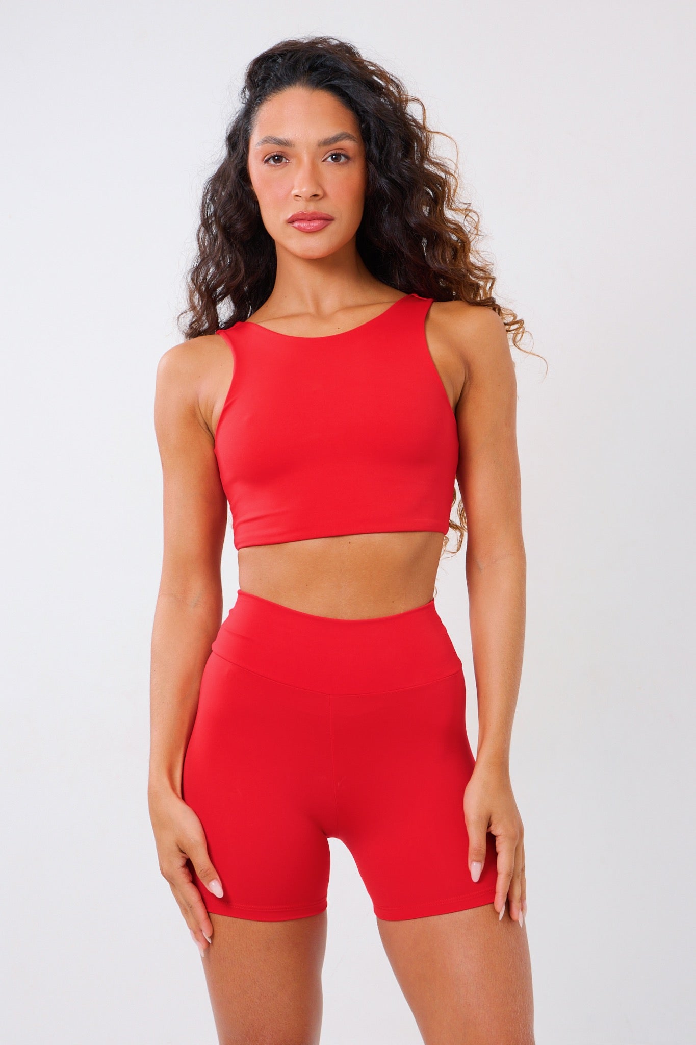 Short Essentials Red