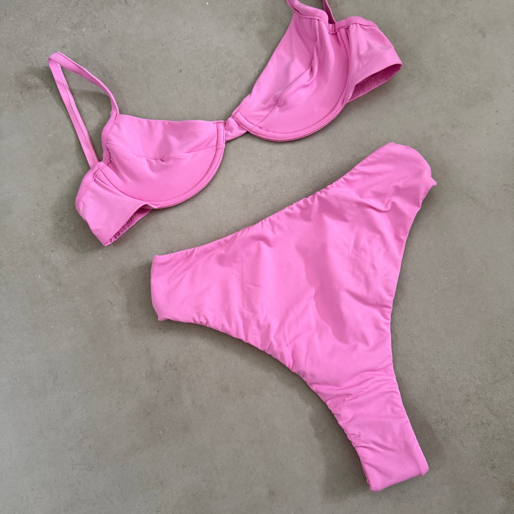 Bottom Hawaii Milkshake