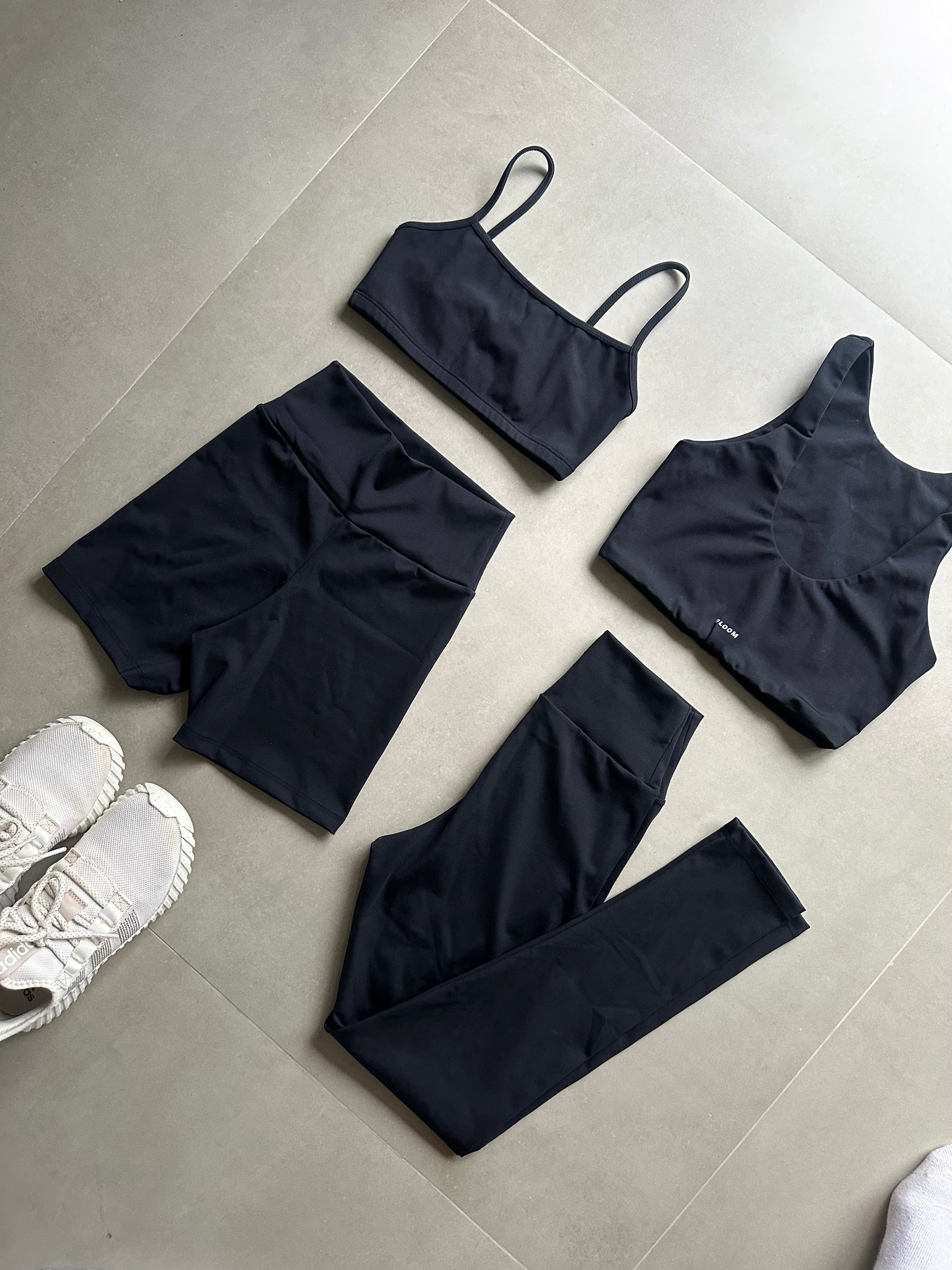 Short Essentials Black