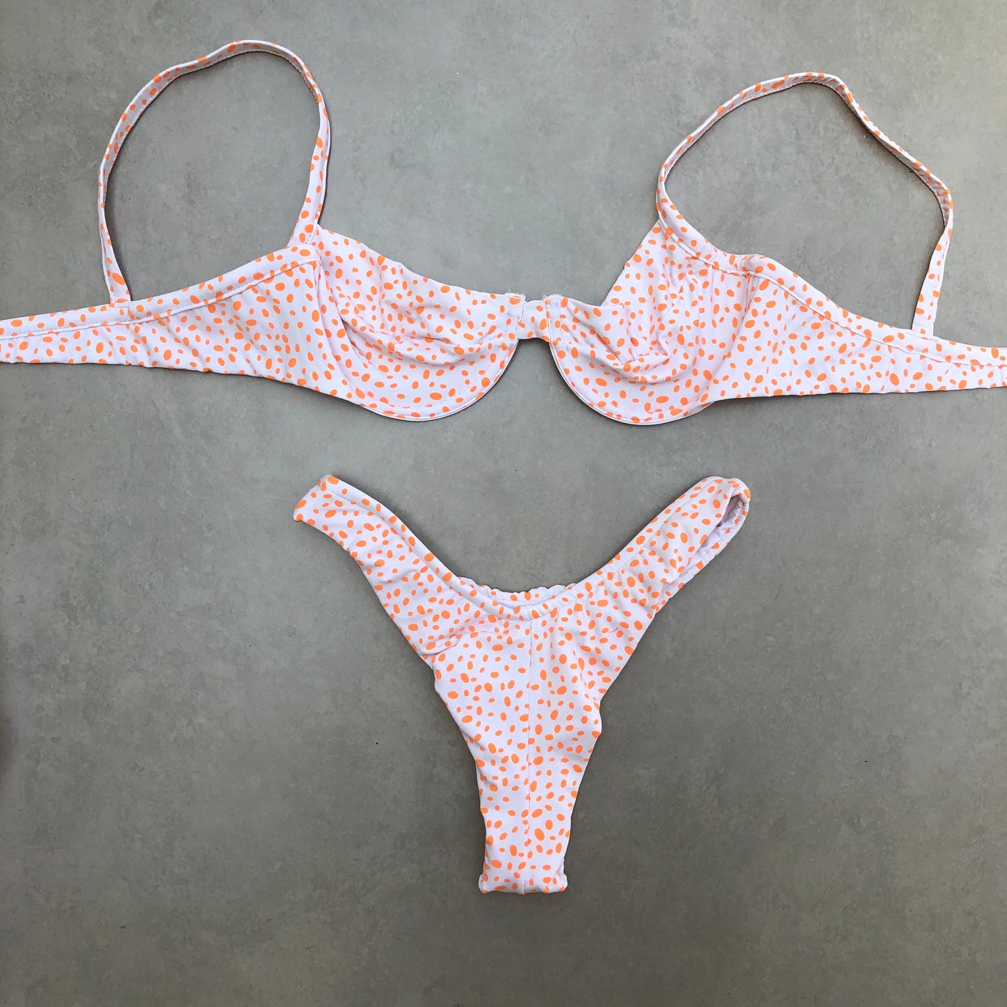 Conjunto Frida Bolinha