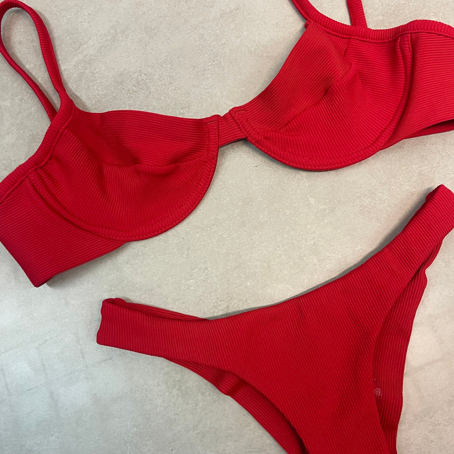 Bottom Frida Red (canelado fosco)