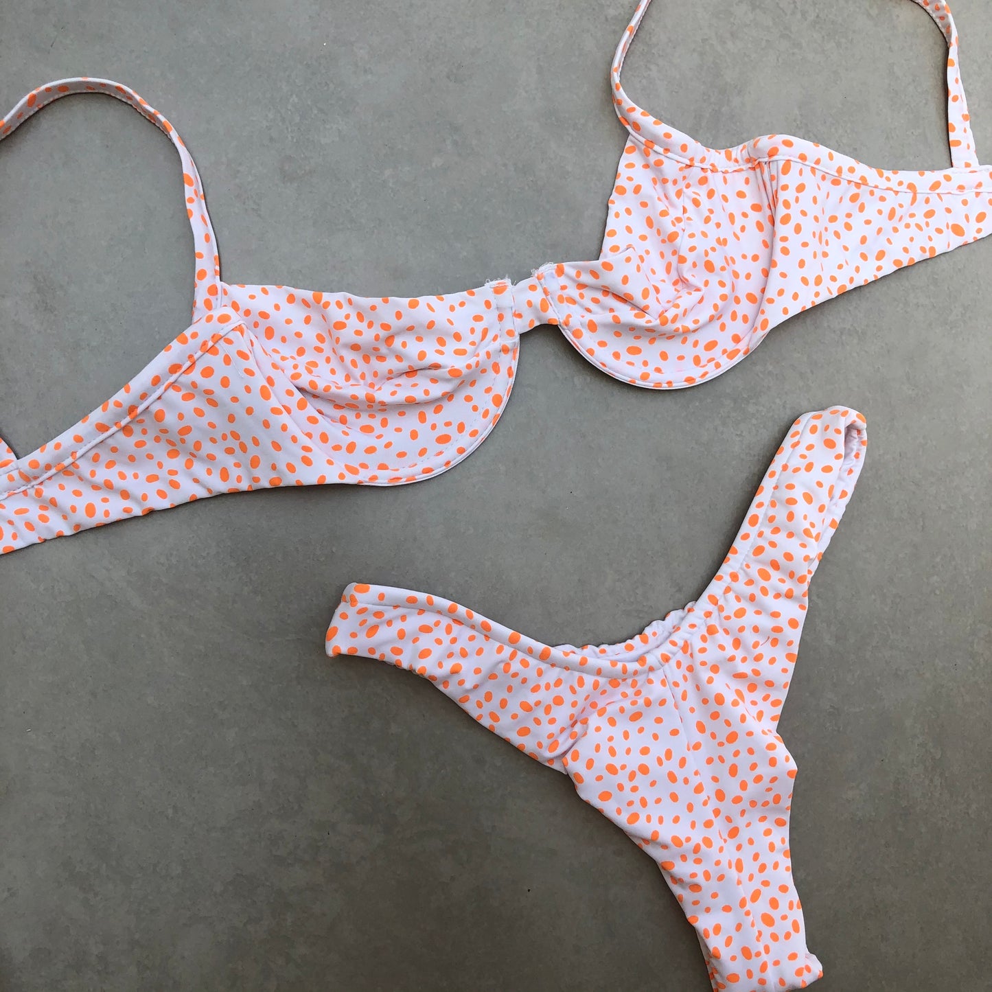Conjunto Frida Bolinha