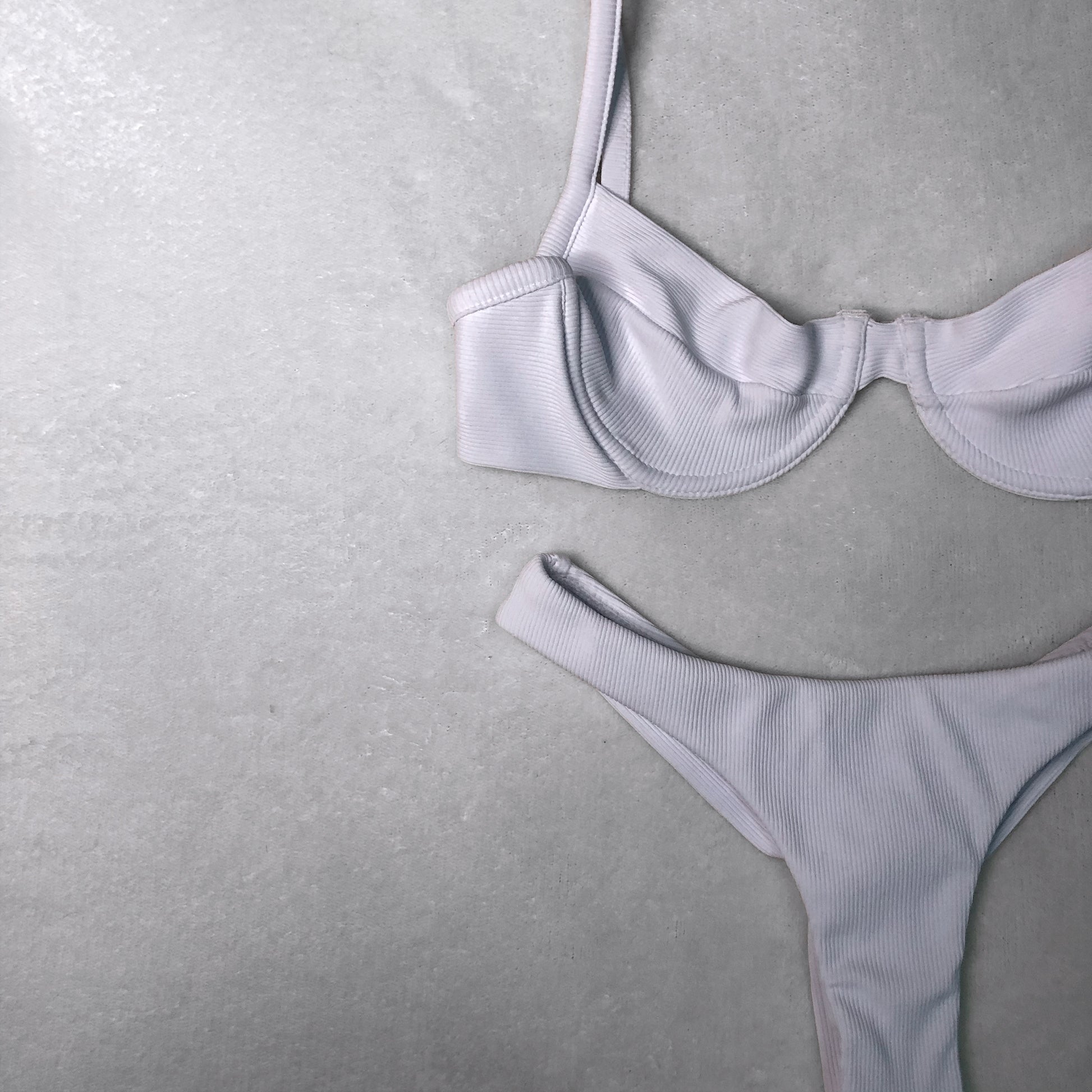 Top Frida White (canelado)