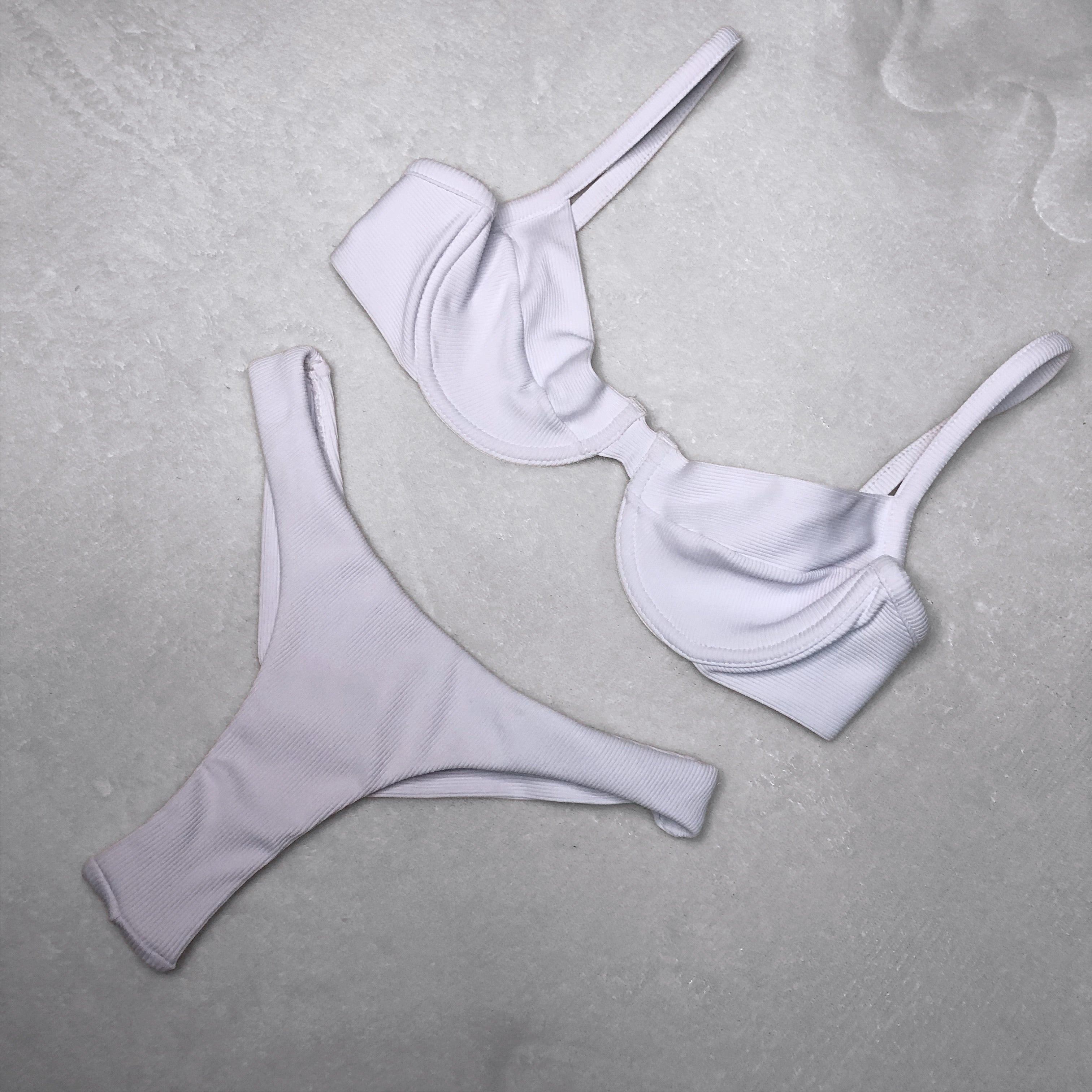 Top Frida White (canelado)