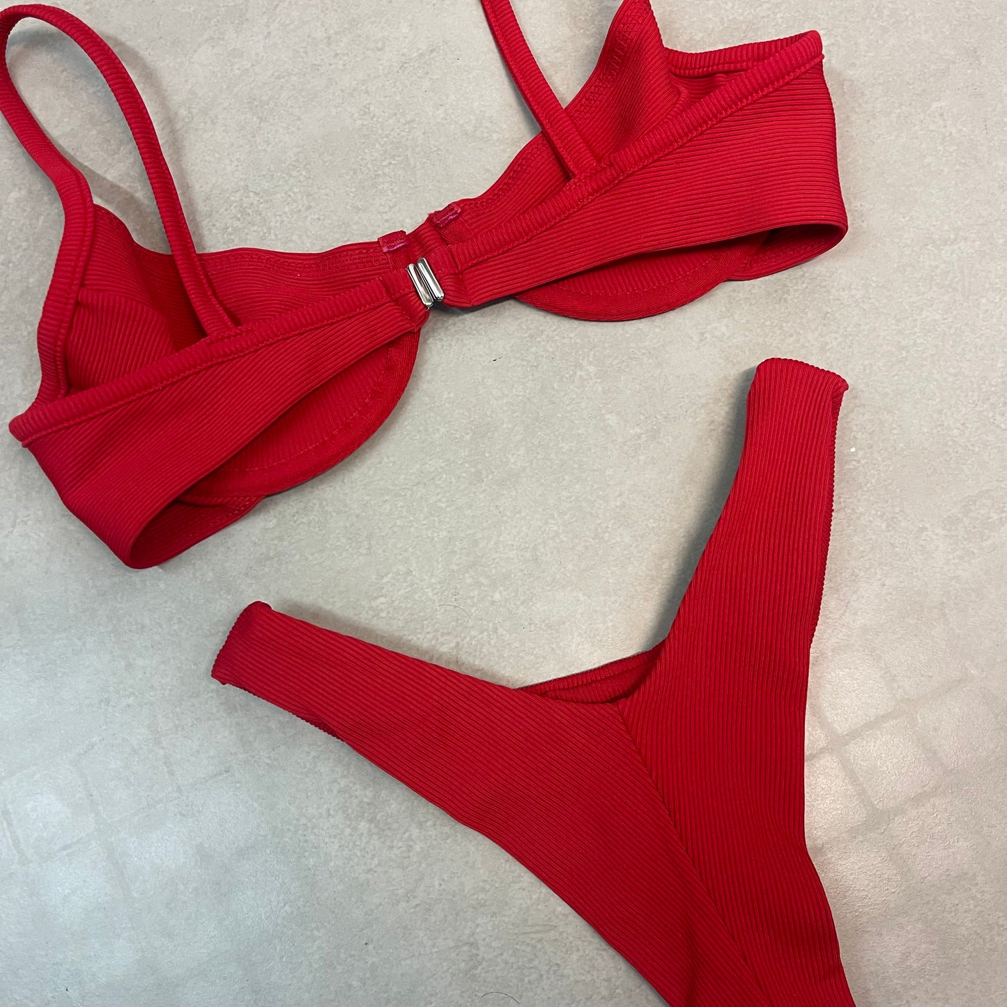 Bottom Frida Red (canelado fosco)