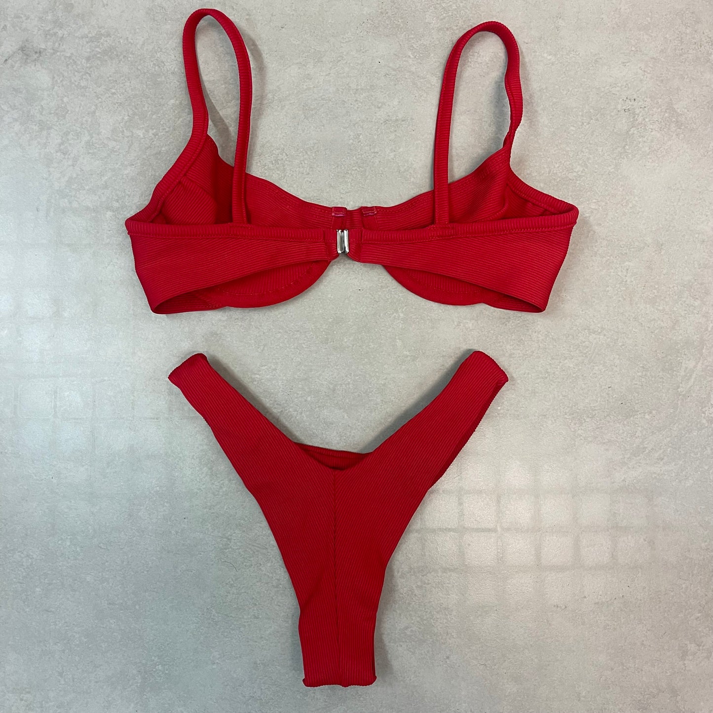Bottom Frida Red (canelado fosco)